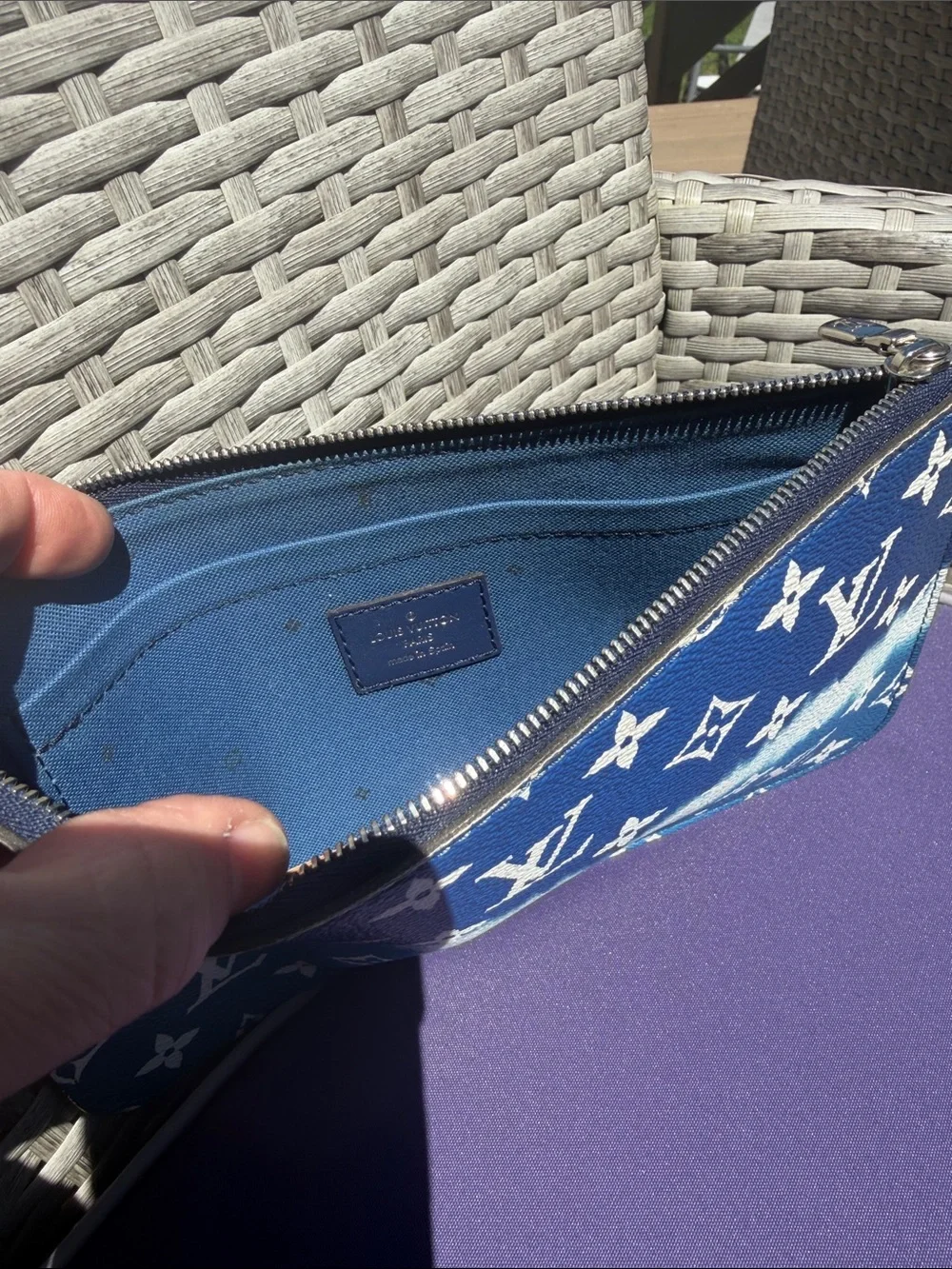 Louis Vuitton Neverfull Escale Wristlet Pouch VGUC - Picture 9 of 11